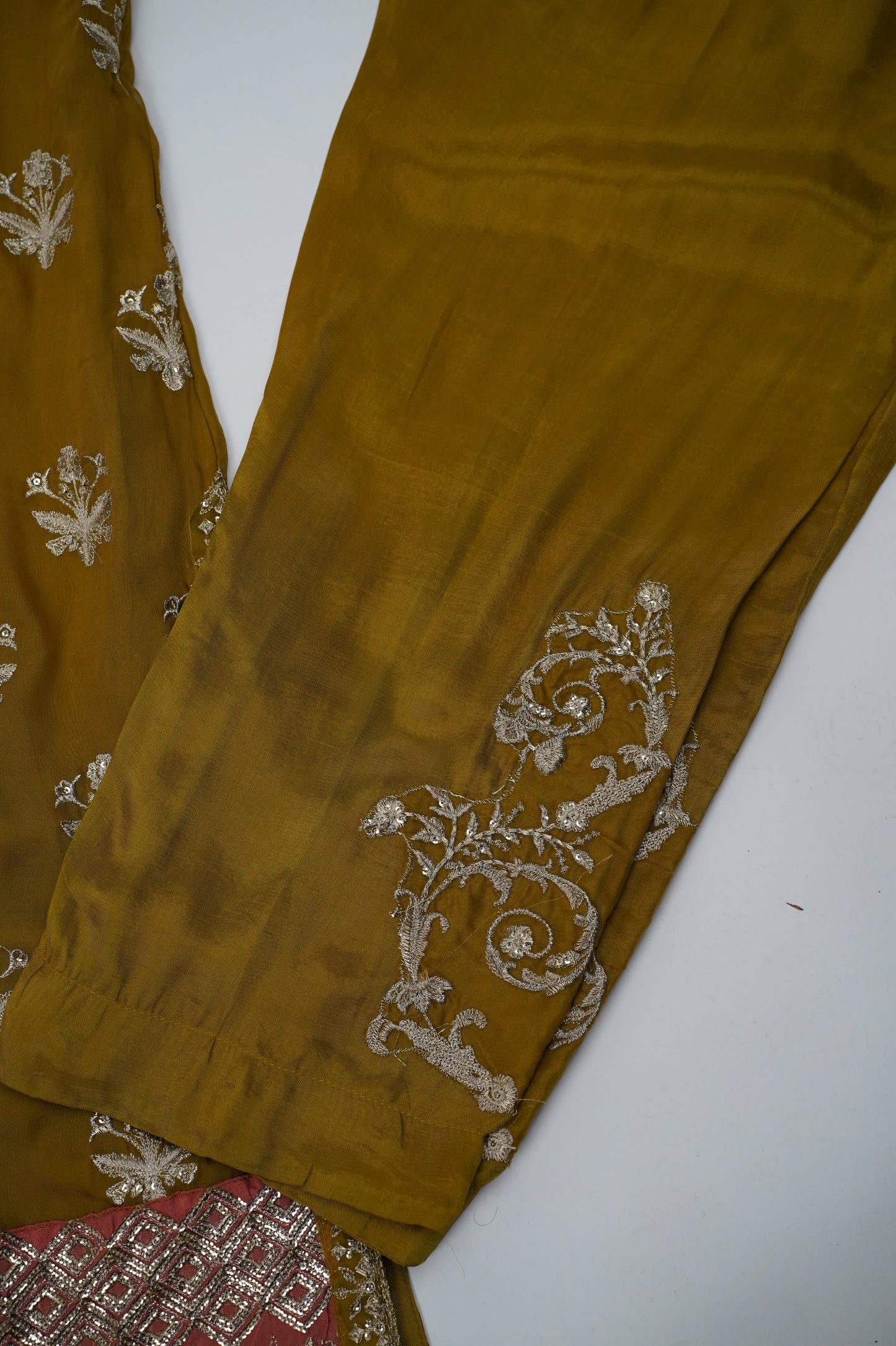 Husan e Jahan - Luxury Chiffon Suit with Chiffon Dupatta - Ready to Wear