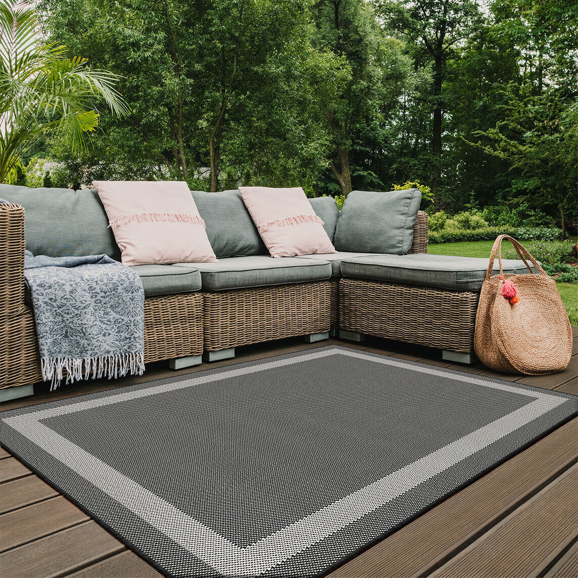 Duo Weave Outdoor Rug Bordered