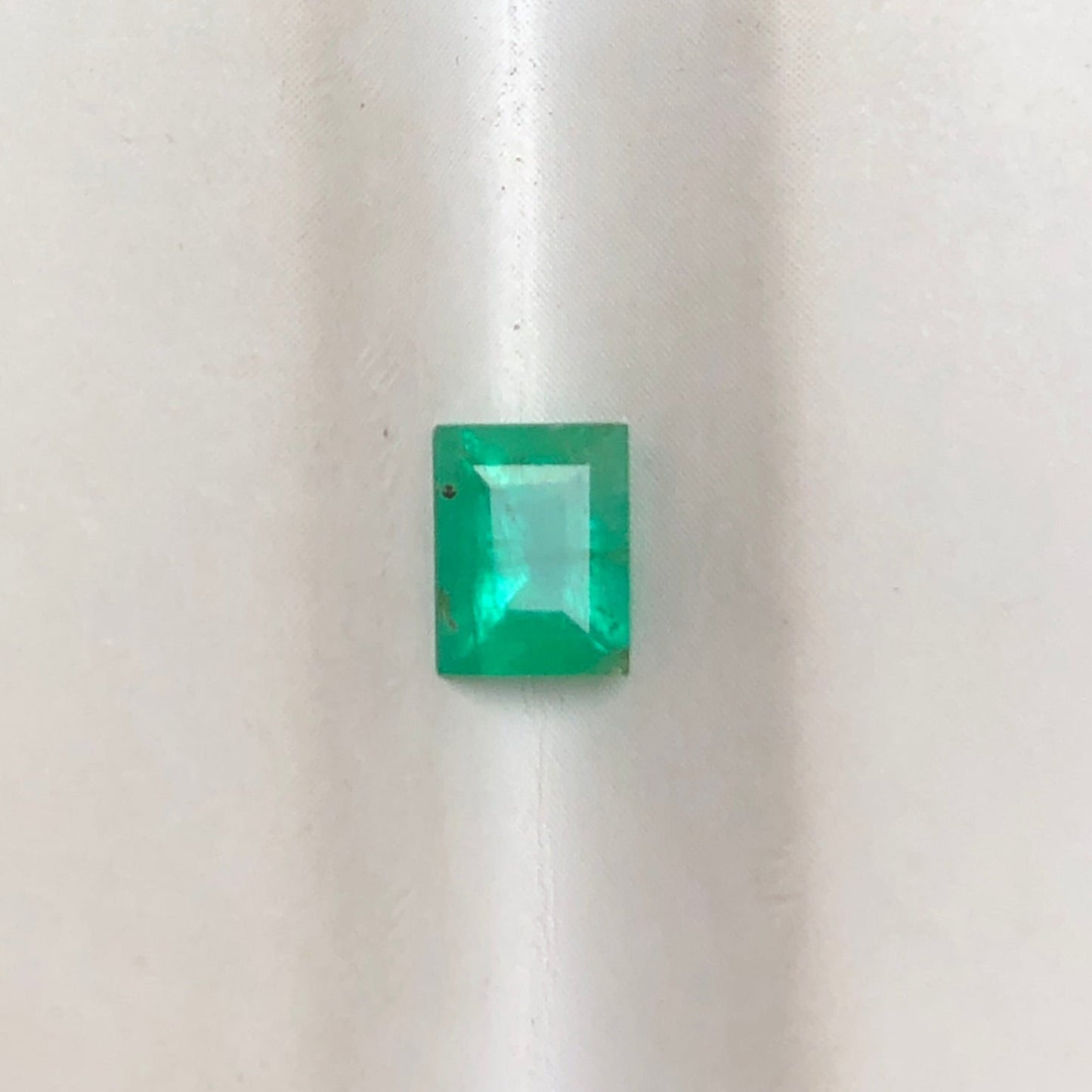 0.40ct Emerald for sale - Budh Ratna - Zamurd - Pachu Stone, Markat Mani Stone - 5x4mm