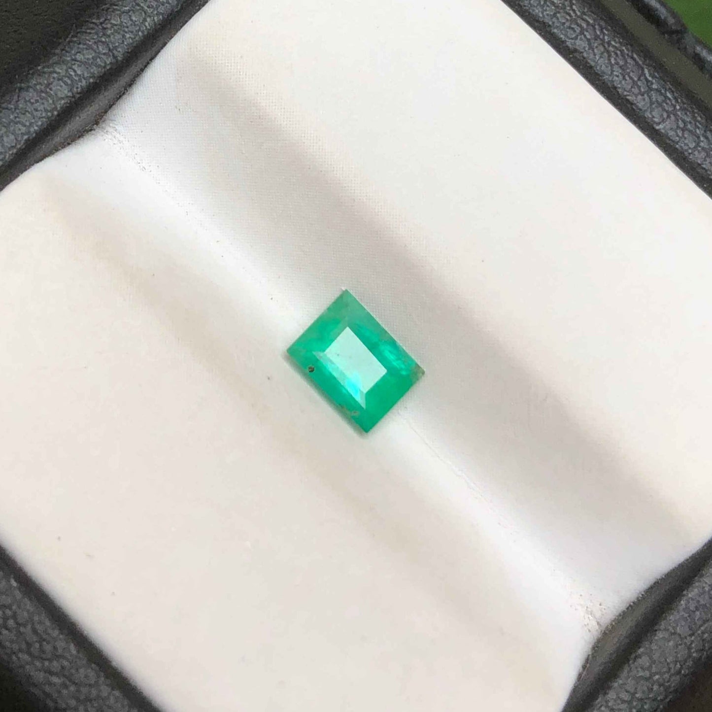 0.40ct Emerald for sale - Budh Ratna - Zamurd - Pachu Stone, Markat Mani Stone - 5x4mm