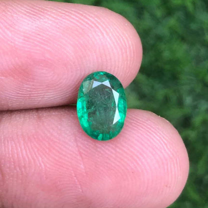 1.75ct Emerald for sale - Budh Ratna - Zamurd - Pachu Stone, Markat Mani Stone - 9x7mm