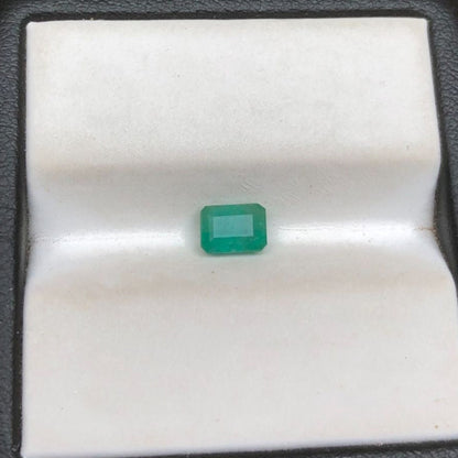0.55Ct Emerald for sale - Budh Ratna - Zamurd - Pachu Stone, Markat Mani Stone - 5.5x4mm