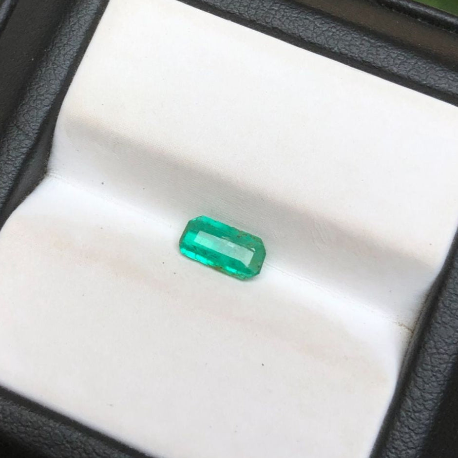 0.50Ct Emerald for sale - Budh Ratna - Zamurd - Pachu Stone, Markat Mani Stone - 7x4mm