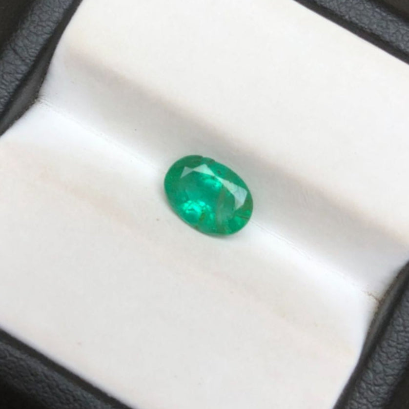 1.5ct Emerald for sale - Budh Ratna - Zamurd - Pachu Stone, Markat Mani Stone - 8x6mm