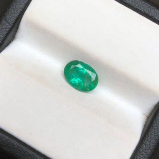 1.5ct Emerald for sale - Budh Ratna - Zamurd - Pachu Stone, Markat Mani Stone - 8x6mm