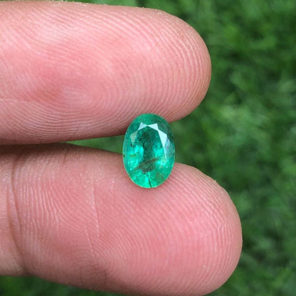 1.5ct Emerald for sale - Budh Ratna - Zamurd - Pachu Stone, Markat Mani Stone - 8x6mm