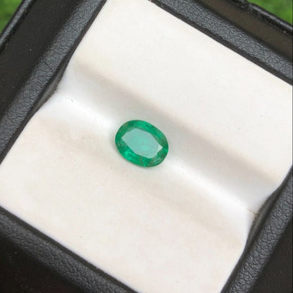 1.15Ct Emerald for sale - Budh Ratna - Zamurd - Pachu Stone, Markat Mani Stone - 8x6mm