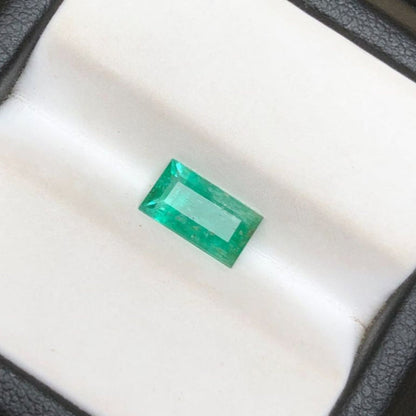 1.00ct Emerald for sale - Budh Ratna - Zamurd - Pachu Stone, Markat Mani Stone - 9x5mm
