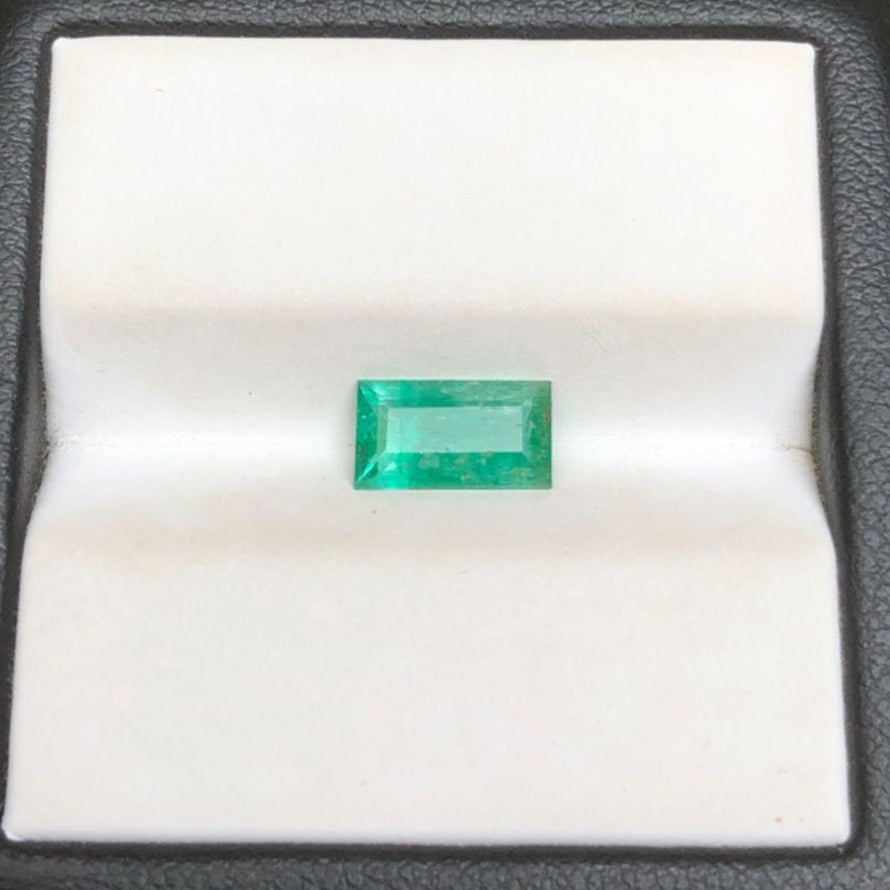 1.00ct Emerald for sale - Budh Ratna - Zamurd - Pachu Stone, Markat Mani Stone - 9x5mm