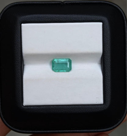 1.25ct Emerald for sale - Budh Ratna - Zamurd - Pachu Stone, Markat Mani Stone - 8.5x5.8mm
