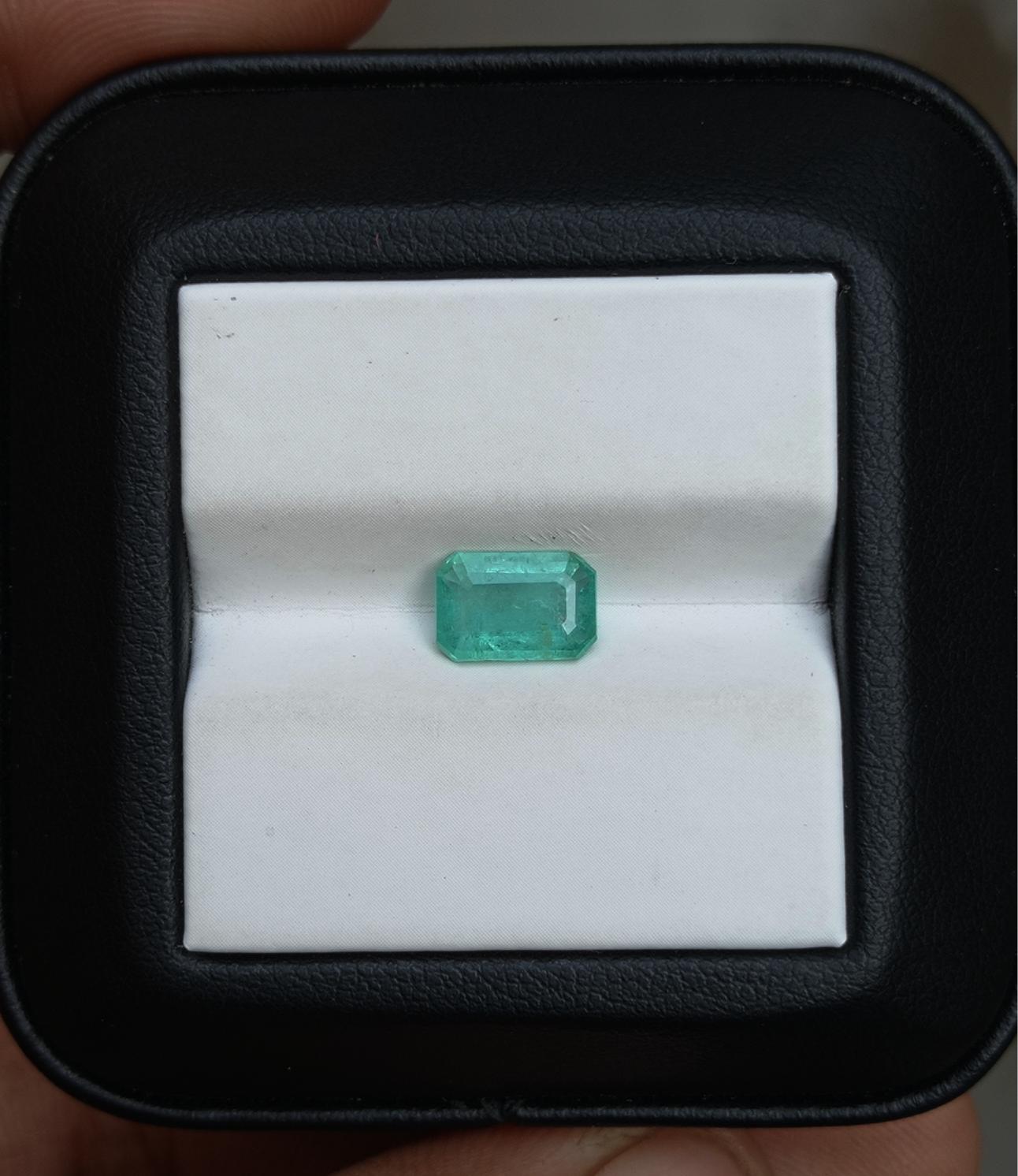 1.25ct Emerald for sale - Budh Ratna - Zamurd - Pachu Stone, Markat Mani Stone - 8.5x5.8mm