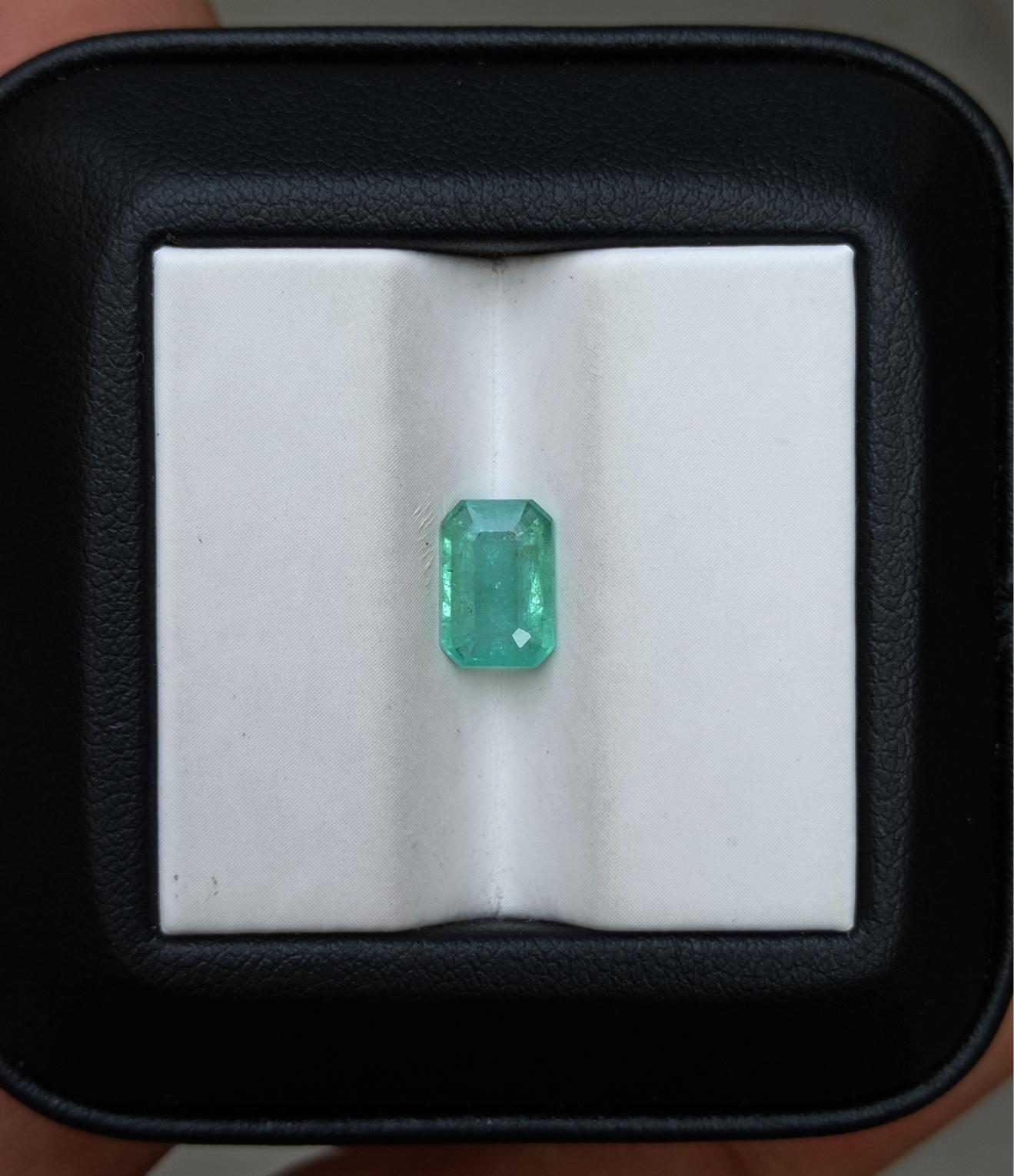 1.25ct Emerald for sale - Budh Ratna - Zamurd - Pachu Stone, Markat Mani Stone - 8.5x5.8mm