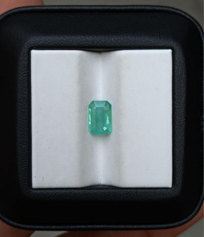 1.25ct Emerald for sale - Budh Ratna - Zamurd - Pachu Stone, Markat Mani Stone - 8.5x5.8mm