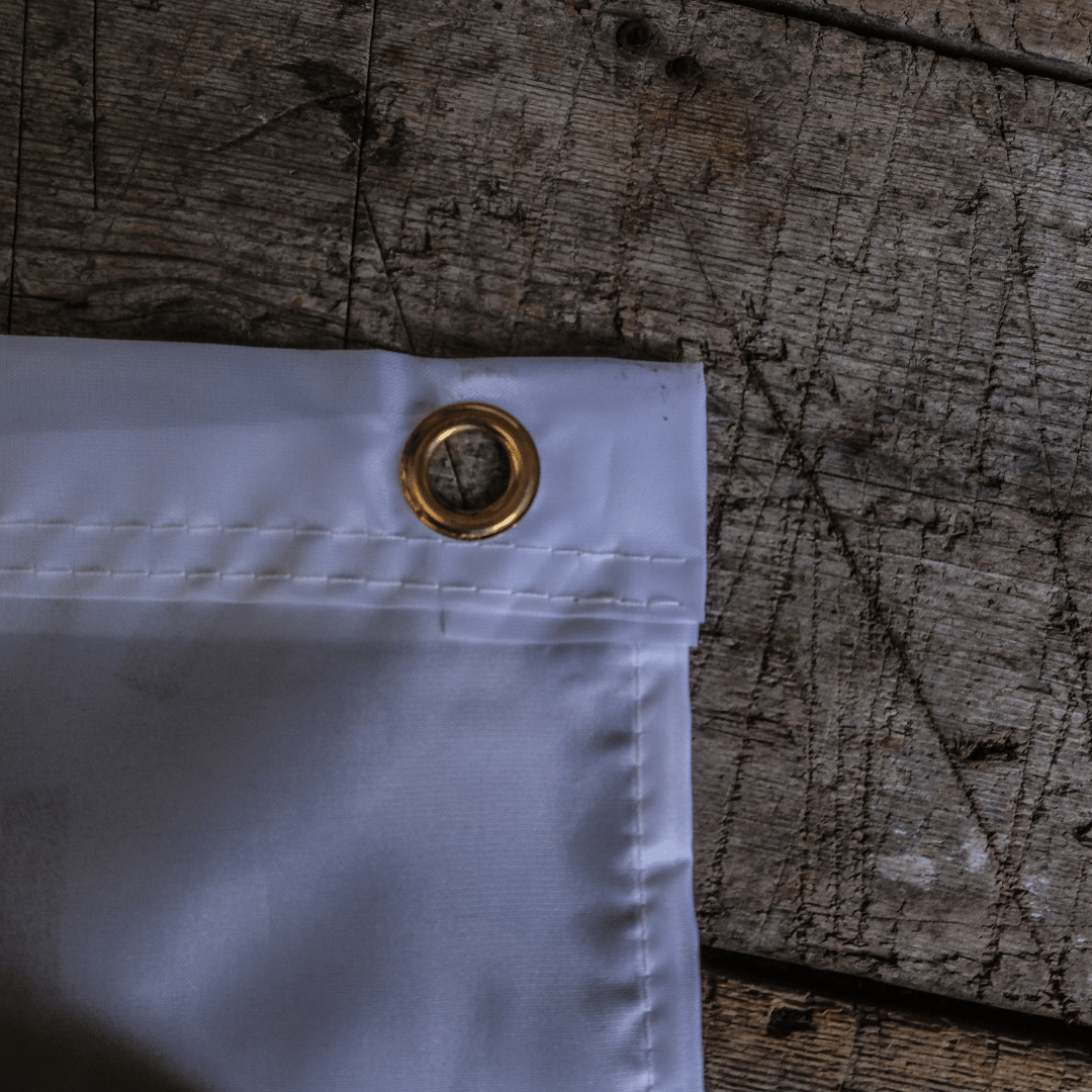 The Black Dub, Paddock Flag