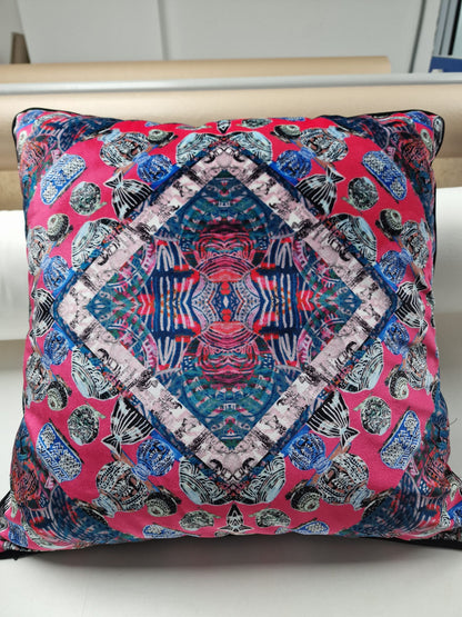 BEAUTIFUL NOSTALGIA COLLECTION 50x50cm CUSHIONS + FREE IDIA/IYOBA GICLEE PRINT