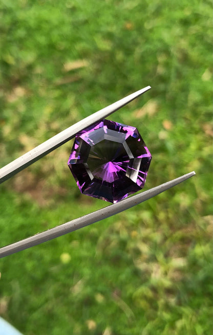 16ct Top Quality Amethyst from Brazil - Natural Amethyst Crystal - 16.8x16.8x11mm