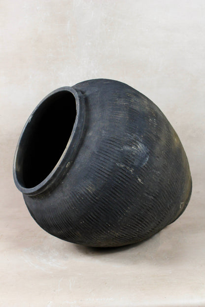 Vintage Textured Grey Pot - VT18