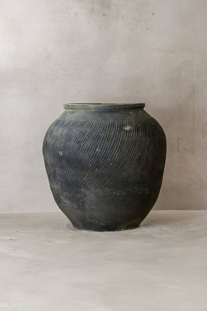 Vintage Textured Grey Pot - VT03