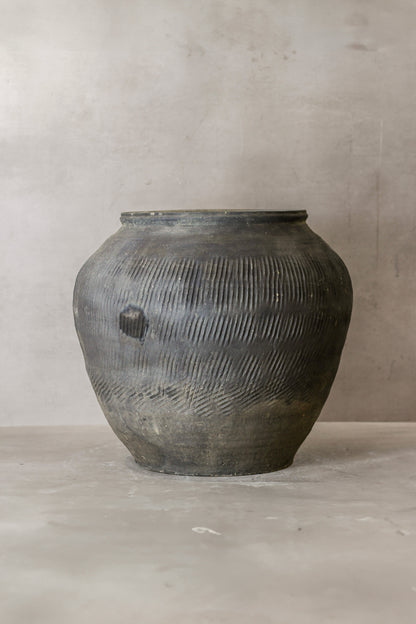 Vintage Textured Grey Pot - VT04