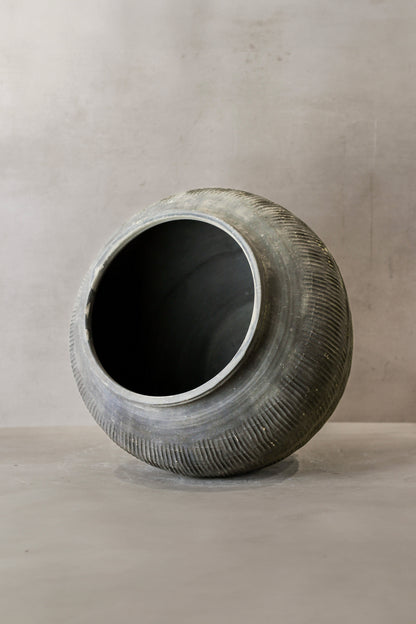 Vintage Textured Grey Pot - VT04
