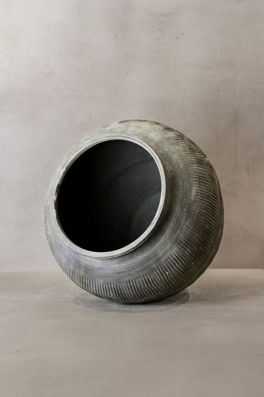 Vintage Textured Grey Pot - VT04