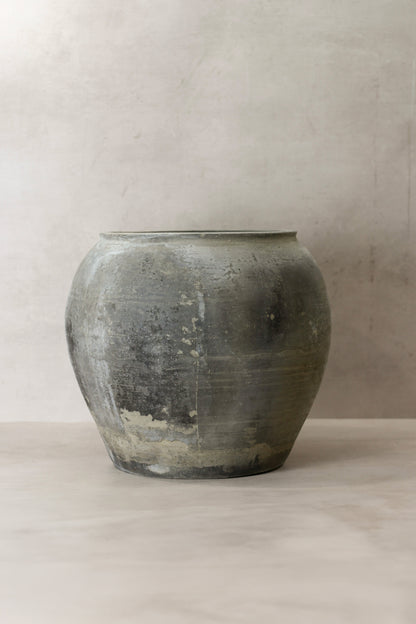 Vintage Dark Pot - No 75