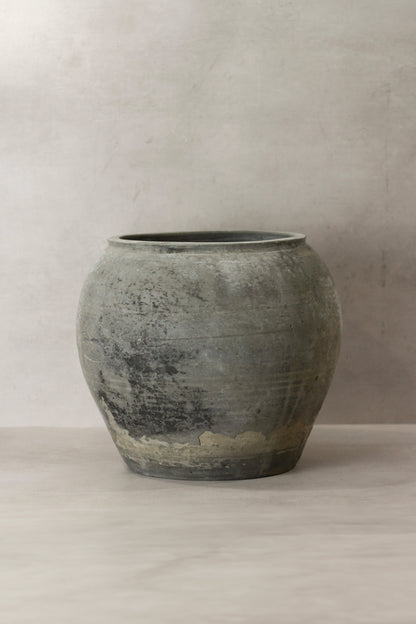 Vintage Dark Pot - No 75