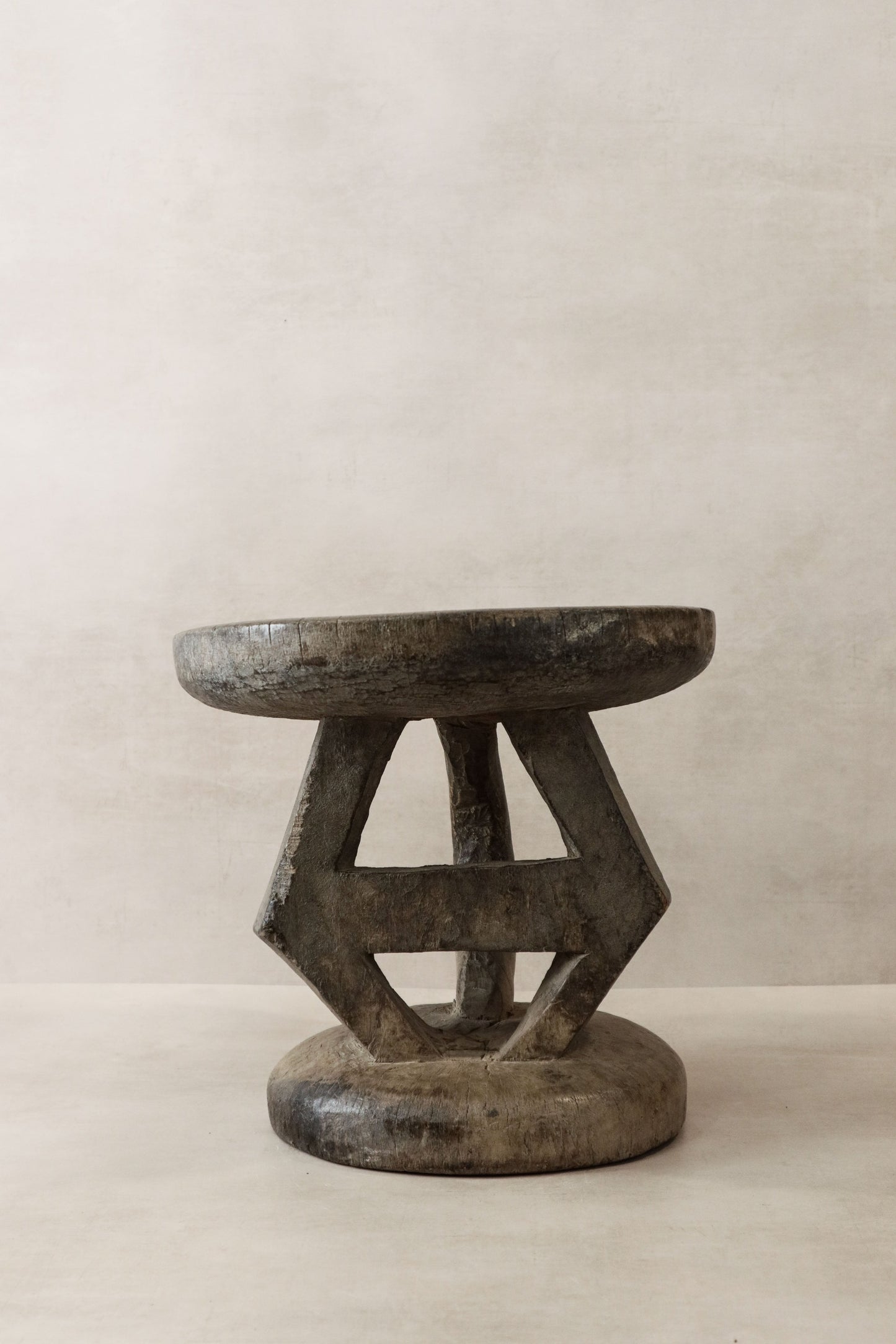Tonga Stool - 37.2