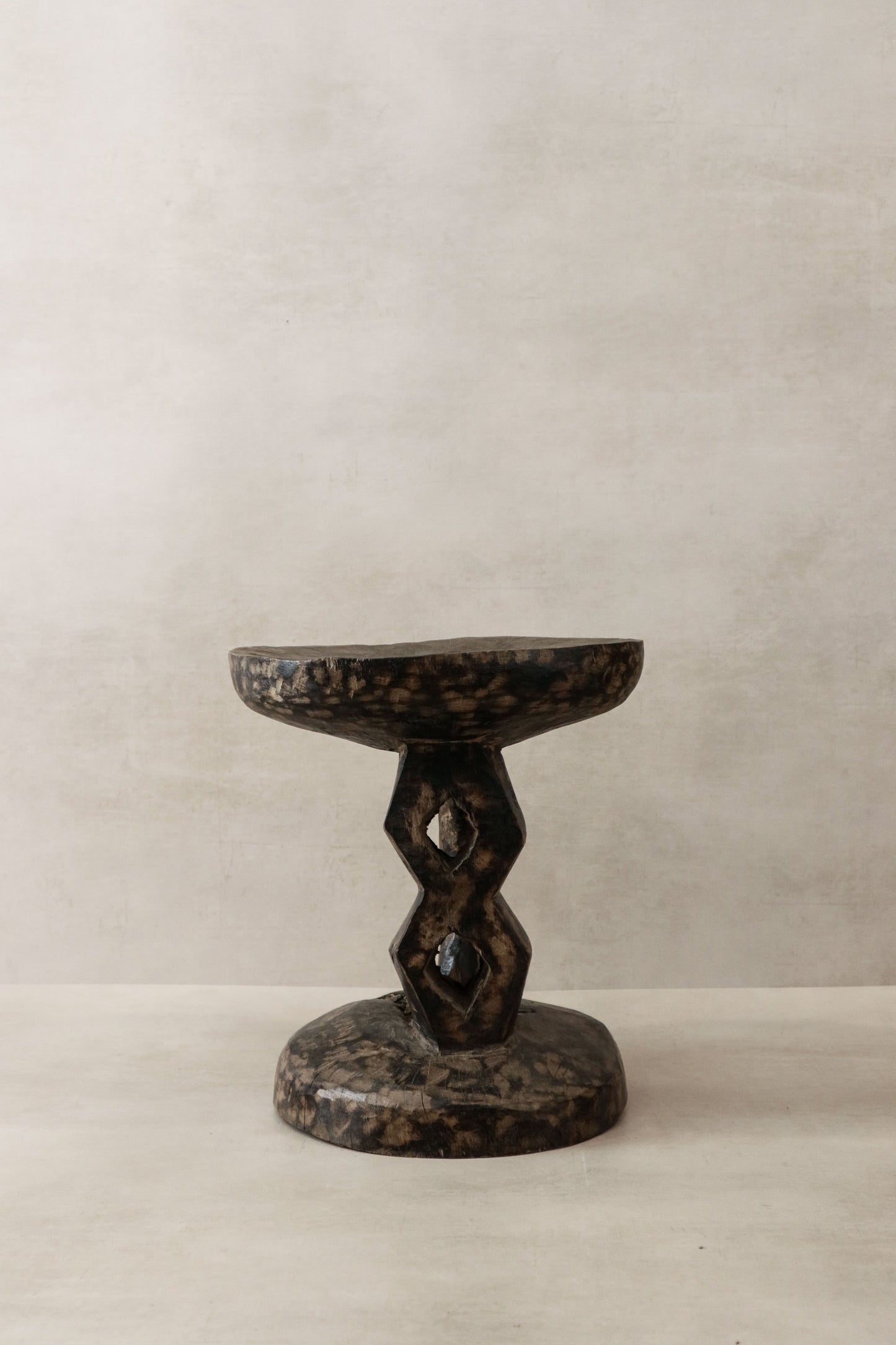 Tonga Stool - 101.2