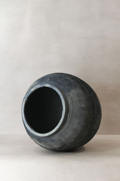 Vintage Textured Grey Pot - VT08
