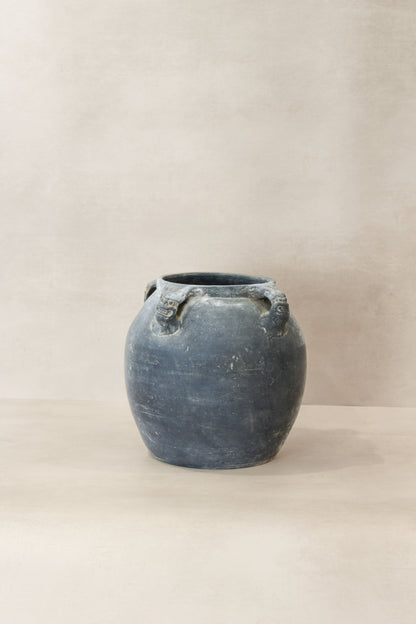 Vintage Lion Ears Dark Pot - De04