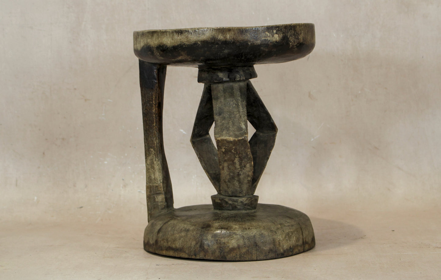 Tonga Stool - 20.2