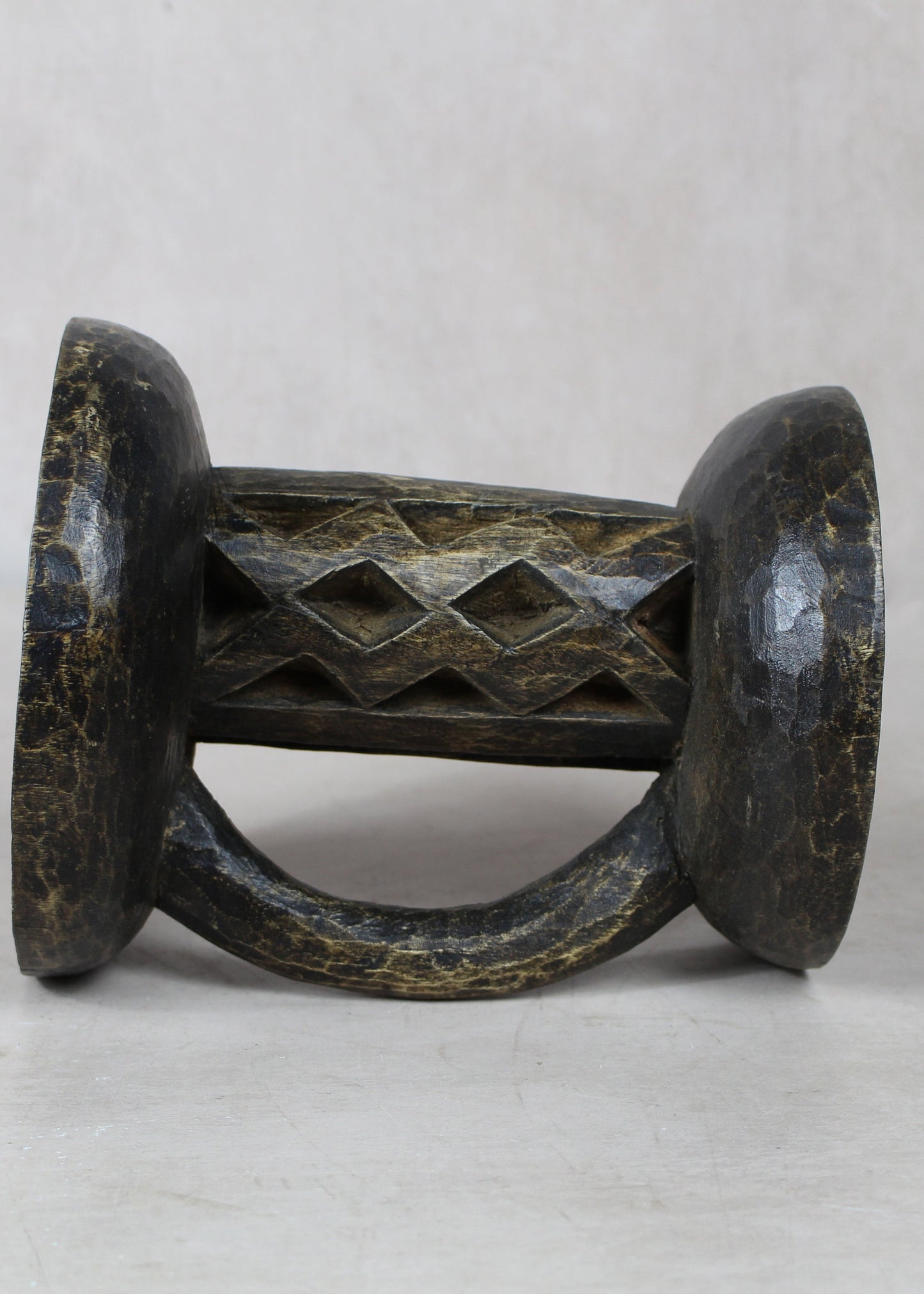 Tonga Stool - 172.4