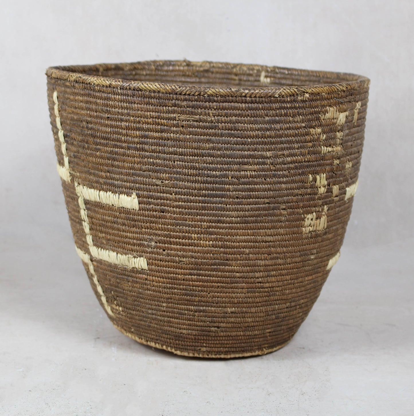 Vintage Tutsi Basket - Rwanda - 106.5