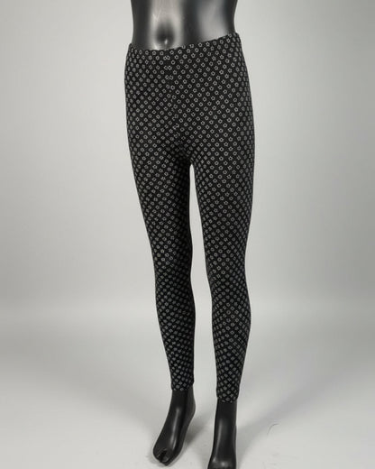 Black leggings with tiny white flowers design