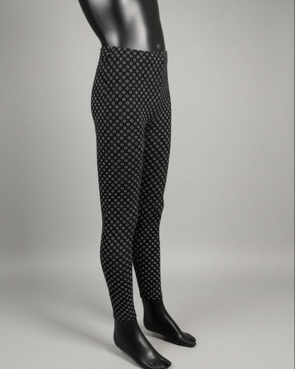 Black leggings with tiny white flowers design