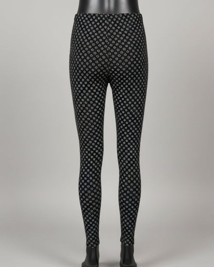 Black leggings with tiny white flowers design
