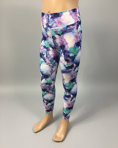 The Tie-Dye vibe, choice of pattern and size!