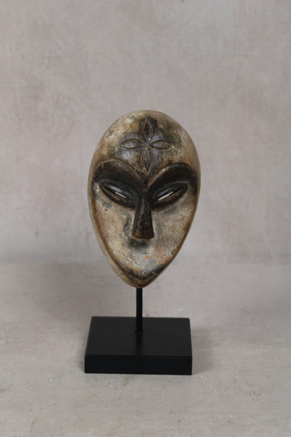 Hand Carved Fang African mask small - 204.3