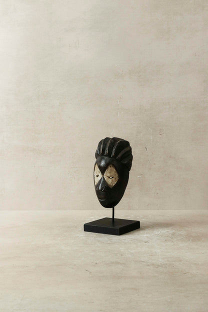 Hand carved African mask small - 60.11