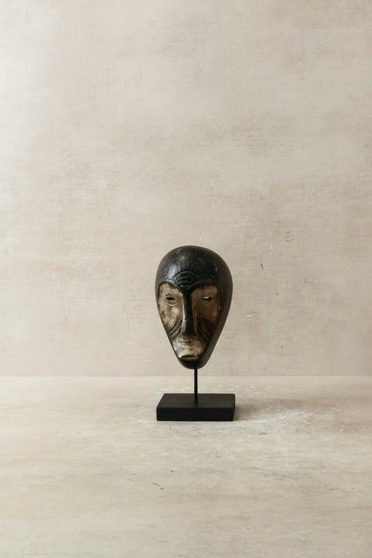 Hand carved African mask replica - 60.41