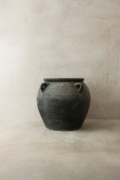 Vintage Dark pot with ears - E4.15