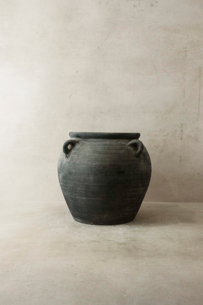 Vintage Dark pot with ears - E4.15