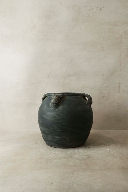 Vintage Lion Ears Dark Pot - De4.5