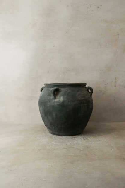 Vintage Dark pot with ears - E4.21