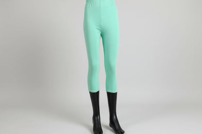 Lightweight solid colour Capri leggings, choice of colours and sizes!