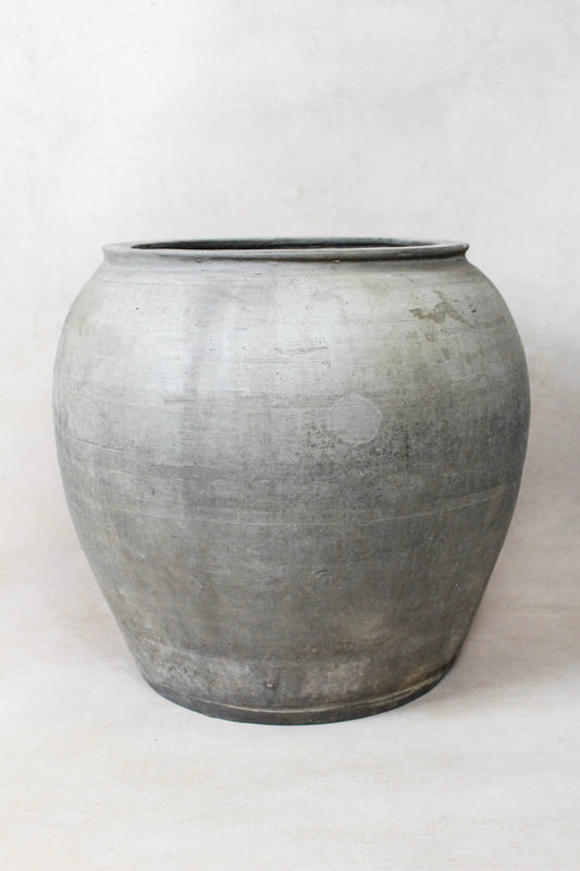 Vintage Dark Pot - 80
