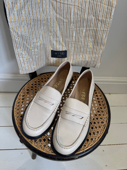 WYSE London Camilla leather loafer