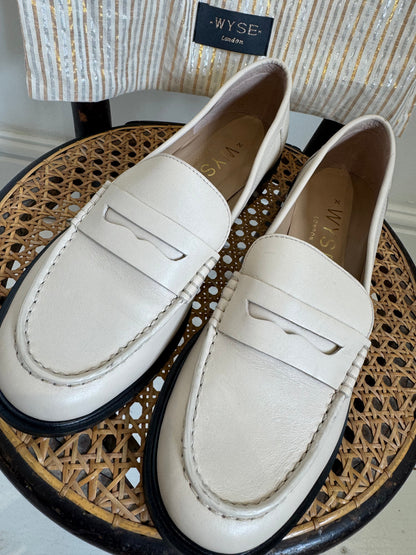 WYSE London Camilla leather loafer