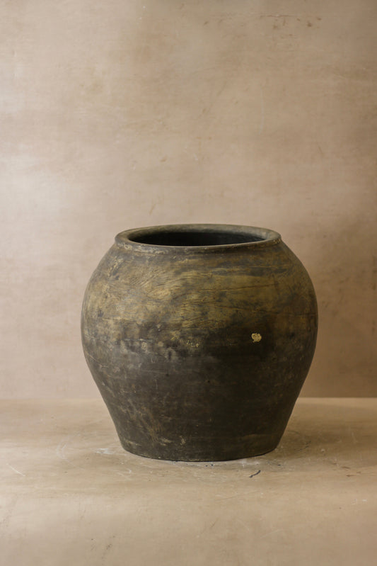 Vintage Dark Pot - No 56